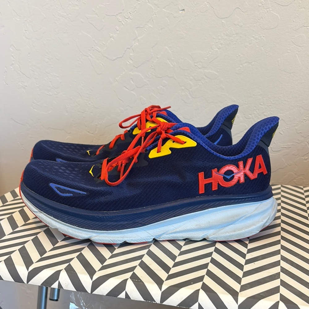 HOKA Cloud 9 Men’s Sneakers